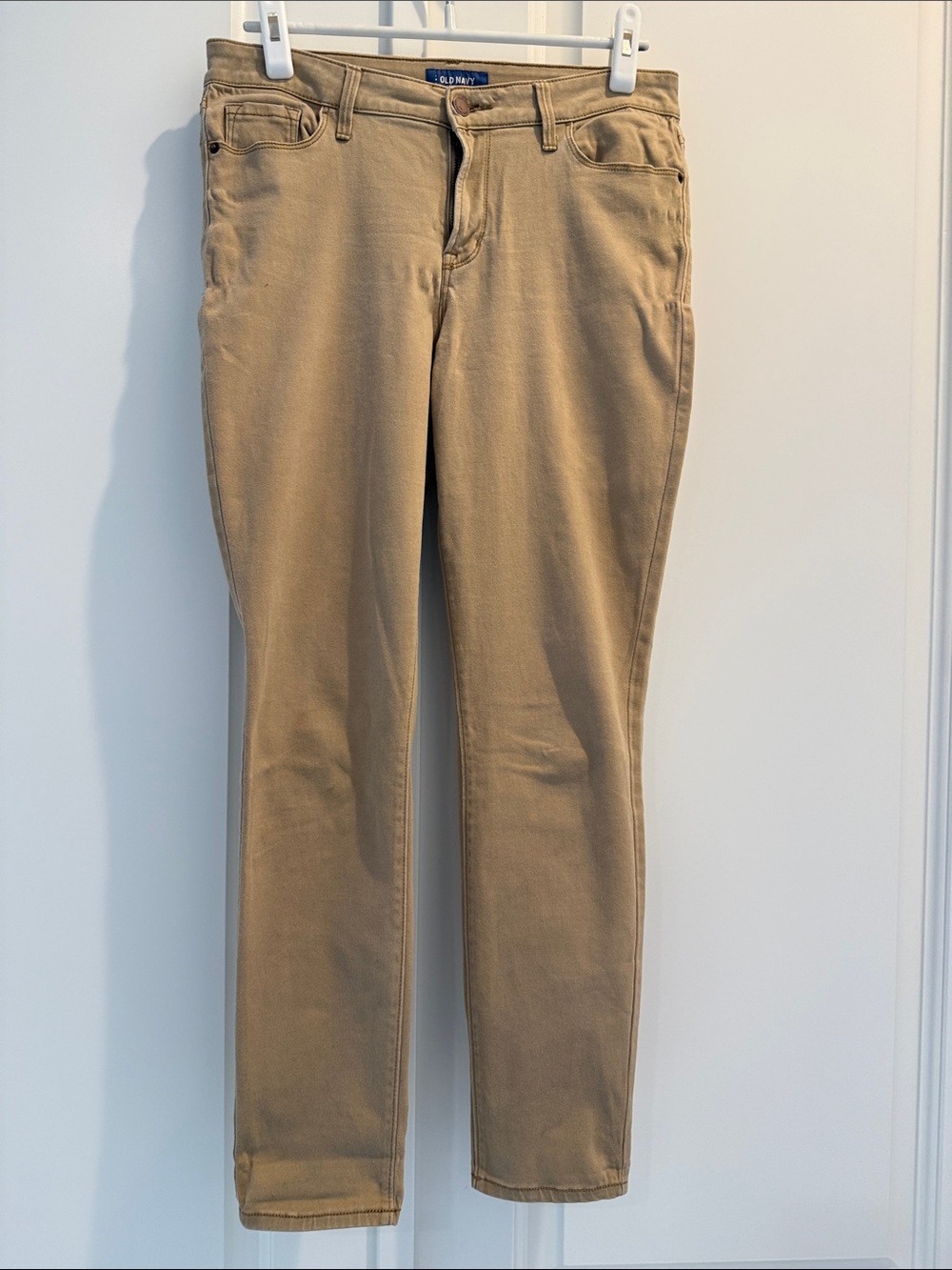 Old Navy Women’s Skinny Jeans in Khaki